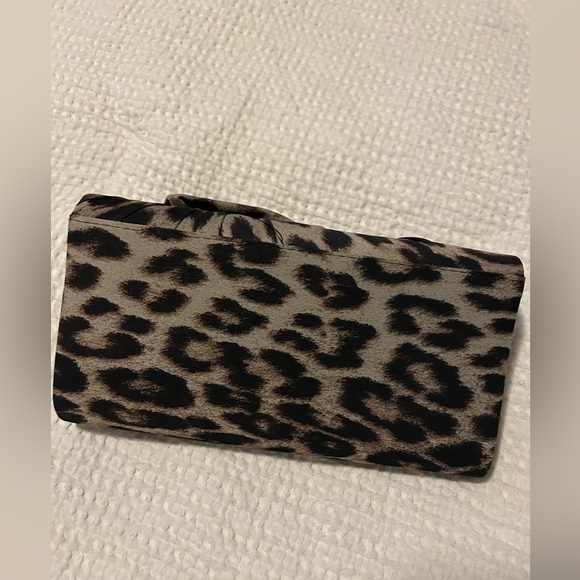Leopard Clutch - Picture 5 of 5